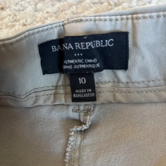 BANANA REPUBLIC chino shorts - Picture 2 of 4